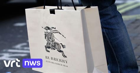 burberry verbrand kleding dagblad|Waarom Burberry miljoenen aan handtassen, kleren en parfum .